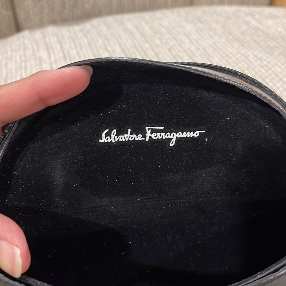 Salvatore Ferragamo women’s 
Sunglasses. - Picture 6 of 9